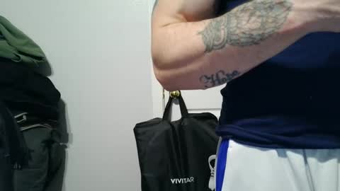 Snapshot of evancage chatting on 01.05.25 evan cage online show from 01.05.25