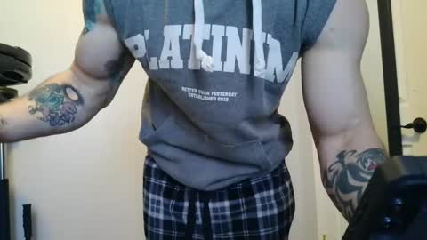 Snapshot of evancage chatting on 01.12.25 evan cage online show from 01.12.25