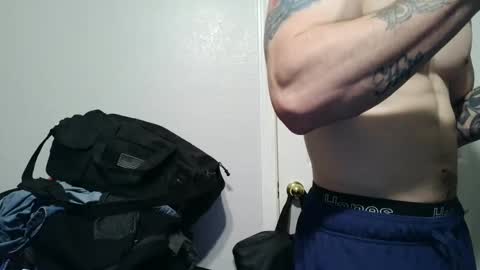 Snapshot of evancage chatting on 02.03.25 evan cage online show from 02.03.25