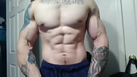 Snapshot of evancage chatting on 02.04.25 evan cage online show from 02.04.25