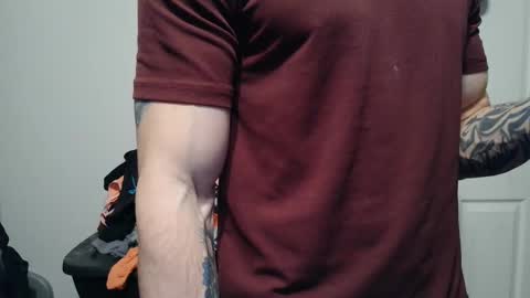 Snapshot of evancage chatting on 02.25.25 evan cage online show from 02.25.25