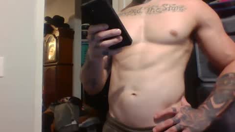 Snapshot of evancage chatting on 09.13.25 evan cage online show from 09.13.25