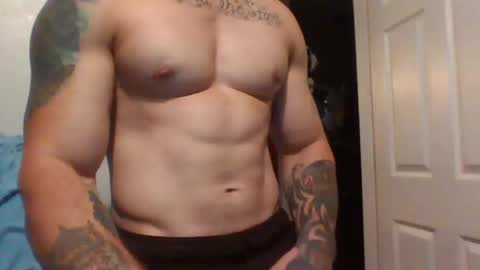 Snapshot of evancage chatting on 09.26.25 evan cage online show from 09.26.25