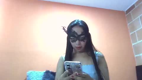 evangelinne_01 online show from 10.28.25