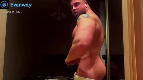 Snapshot of evanhoti chatting on 03.08.26 EvanHOTi online show from 03.08.26