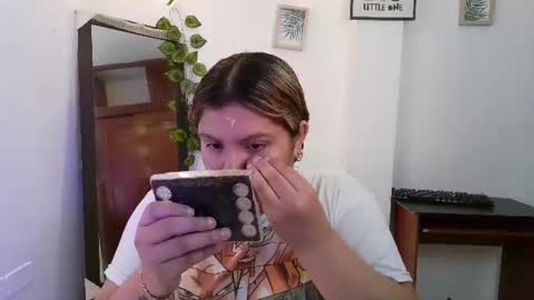 Snapshot of evania_lorns chatting on 06.15.26 eva online show from 06.15.26