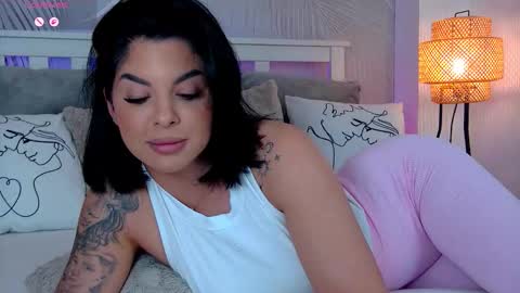 Snapshot of evareyss chatting on 03.18.26 evareyss online show from 03.18.26