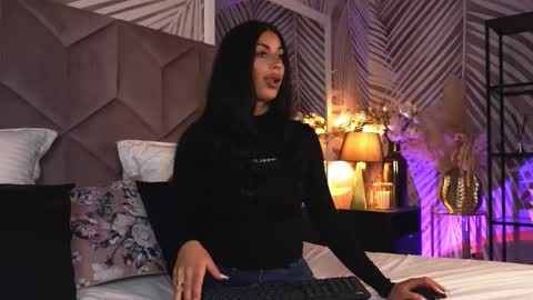 EvaRhea online show from 03.30.26