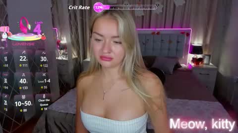 Snapshot of evarider chatting on 10.25.25 EvaRider online show from 10.25.25