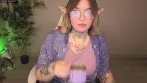 Snapshot of evathewitcher chatting on 06.03.26 EvaTheWitcher online show from 06.03.26