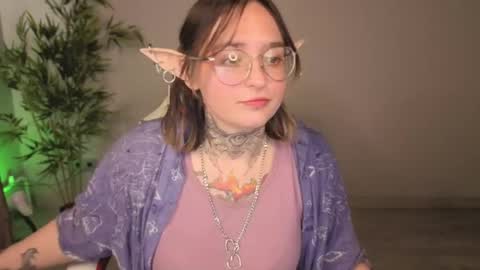 Snapshot of evathewitcher chatting on 06.10.26 EvaTheWitcher online show from 06.10.26