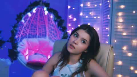 Snapshot of evathopson chatting on 12.14.24 Eva  next stream -  - 1600 UTC2000  online show from 12.14.24