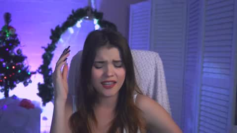 Snapshot of evathopson chatting on 12.25.24 Eva  next stream -  - 1600 UTC2000  online show from 12.25.24