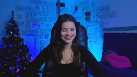 Snapshot of evathopson chatting on 12.26.24 Eva  next stream -  - 1600 UTC2000  online show from 12.26.24