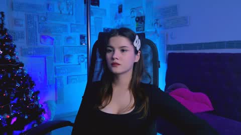 Snapshot of evathopson chatting on 12.26.24 Eva  next stream -  - 1600 UTC2000  online show from 12.26.24