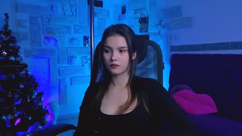 Snapshot of evathopson chatting on 12.26.24 Eva  next stream -  - 1600 UTC2000  online show from 12.26.24