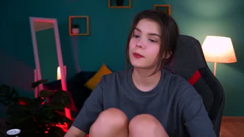 Snapshot of evathopson chatting on 01.24.25 Eva  next stream -  - 1600 UTC2000  online show from 01.24.25