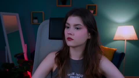 Snapshot of evathopson chatting on 01.26.25 Eva  next stream -  - 1600 UTC2000  online show from 01.26.25