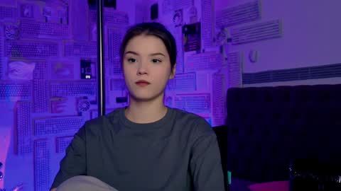 Snapshot of evathopson chatting on 02.01.25 Eva  next stream -  - 1600 UTC2000  online show from 02.01.25