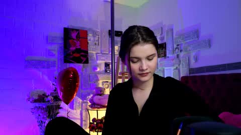 Snapshot of evathopson chatting on 02.13.25 Eva  next stream -  - 1600 UTC2000  online show from 02.13.25