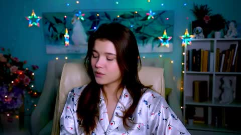 Snapshot of evathopson chatting on 03.04.25 Eva  next stream -  - 1600 UTC2000  online show from 03.04.25