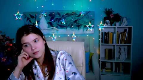 Snapshot of evathopson chatting on 03.04.25 Eva  next stream -  - 1600 UTC2000  online show from 03.04.25