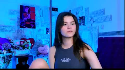 Snapshot of evathopson chatting on 03.06.25 Eva  next stream -  - 1600 UTC2000  online show from 03.06.25