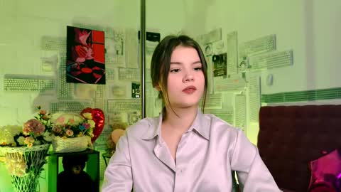 Snapshot of evathopson chatting on 03.08.25 Eva  next stream -  - 1600 UTC2000  online show from 03.08.25