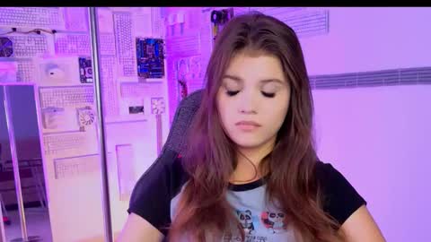 Snapshot of evathopson chatting on 09.19.25 Eva  next stream -  - 1600 UTC2000  online show from 09.19.25