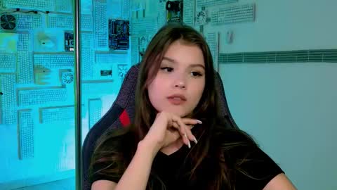 Snapshot of evathopson chatting on 09.26.25 Eva  next stream -  - 1600 UTC2000  online show from 09.26.25