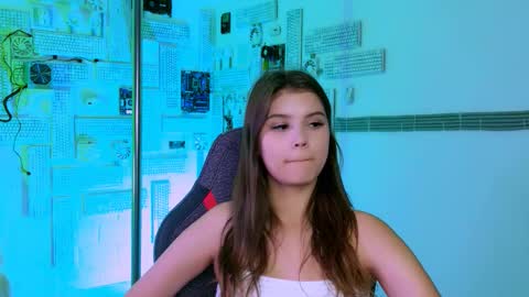 Snapshot of evathopson chatting on 09.30.25 Eva  next stream -  - 1600 UTC2000  online show from 09.30.25