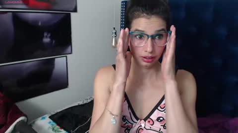 Snapshot of evawilliams_ chatting on 02.23.25 Eva online show from 02.23.25