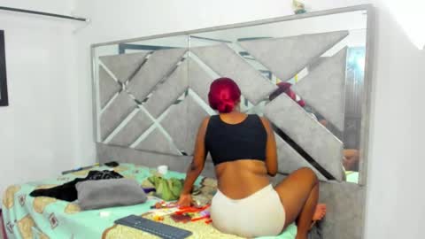 Eva And Emmanuel online show from 11.08.25