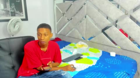 Eva And Emmanuel online show from 11.19.25