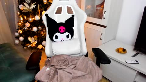 eveeevian online show from 12.29.24