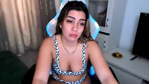 eveeevian online show from 02.14.25