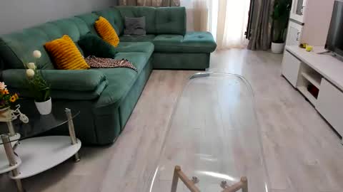 eveeevian online show from 09.21.25