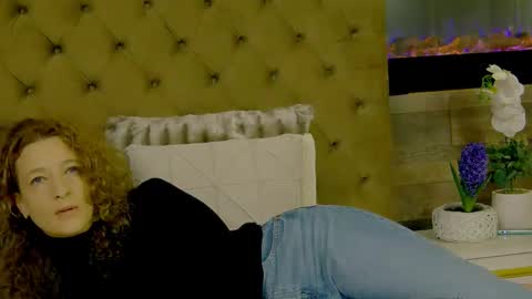 EveHamilton online show from 02.26.26