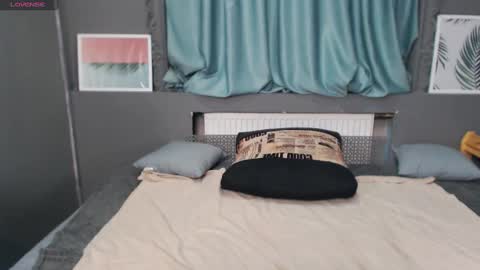 EveLibston online show from 02.24.25