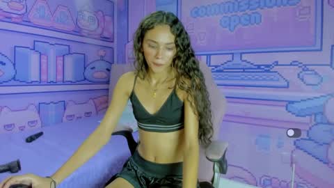 Snapshot of evelin_shy chatting on 12.24.24 Evelin online show from 12.24.24