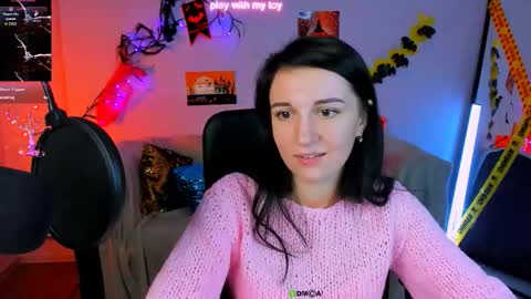 Snapshot of evelina_sun_ chatting on 10.26.25 evelina online show from 10.26.25