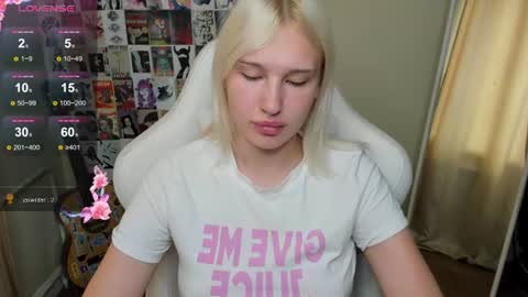 Snapshot of evelinalu chatting on 06.13.26 Evelina online show from 06.13.26