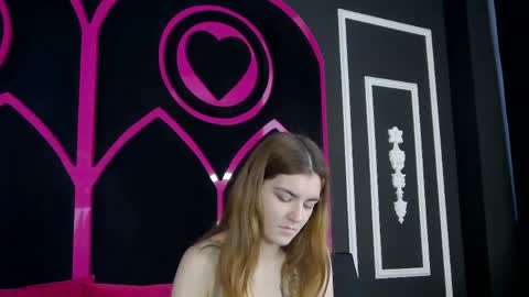 Snapshot of evelisse chatting on 04.26.26 Eve online show from 04.26.26