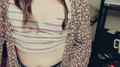 Snapshot of evelyn420521 chatting on 05.28.26 evelyn420521 online show from 05.28.26