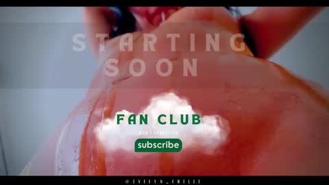 Snapshot of evelyn_chelle chatting on 10.01.25 Im Eve or Chelle Next Stream 191224 online show from 10.01.25