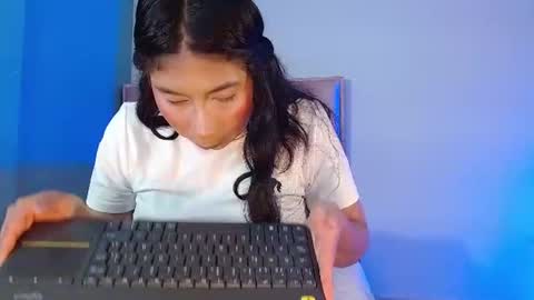 Snapshot of evelyn_flores1 chatting on 07.14.26 online show from 07.14.26