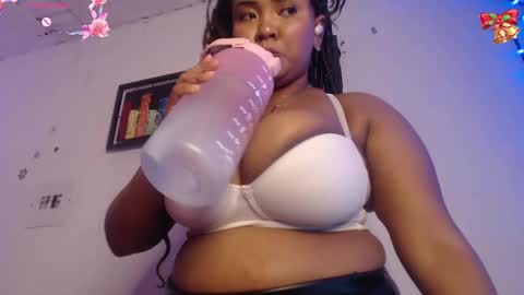 Evelyn Sandoval online show from 01.02.25