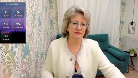 Evelyn online show from 02.06.25