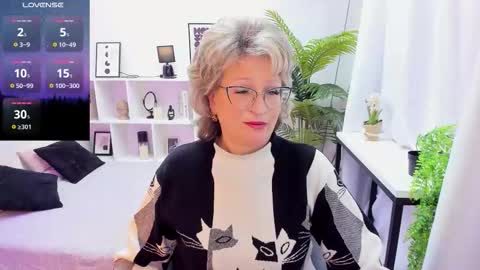 Evelyn online show from 12.02.25