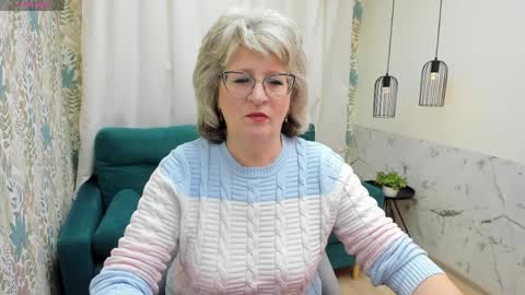 Evelyn online show from 04.08.26